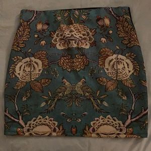 Patterned mini skirt